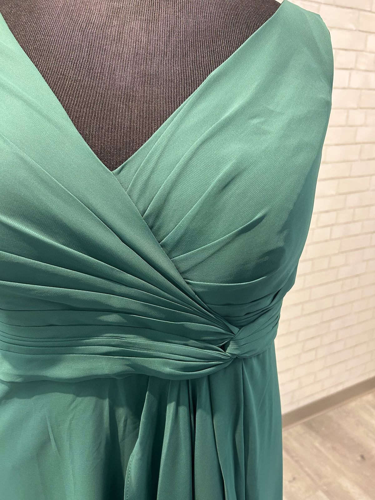 Lavetir Green Formal Gown