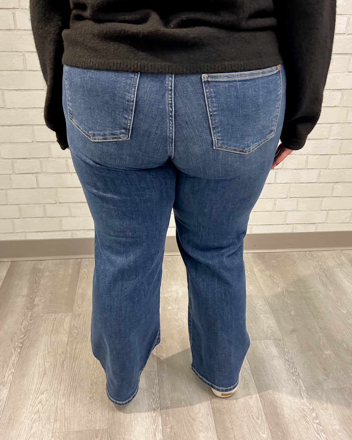 Mid Rise 90's Straight Front Patch Double Pocket Jeans