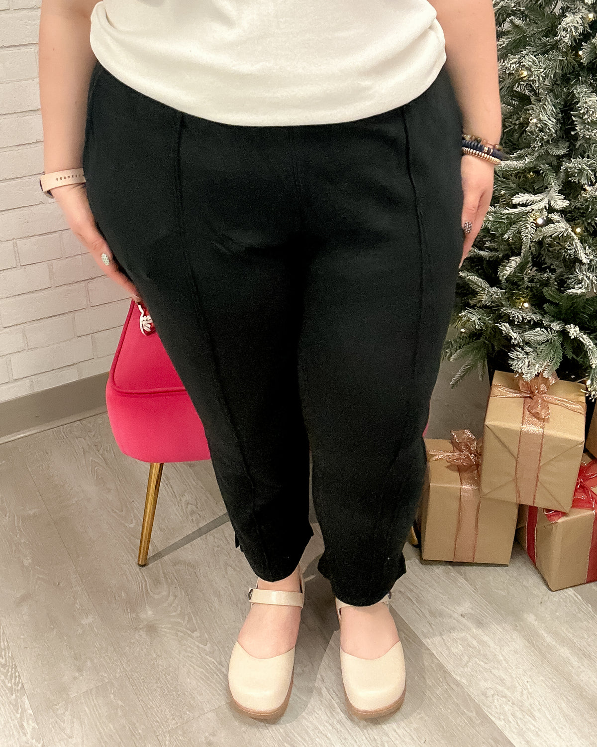 Comfort Luxe Pleated Pants | Onyx