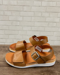 Georgia Sandal | Caramel | Wide Width