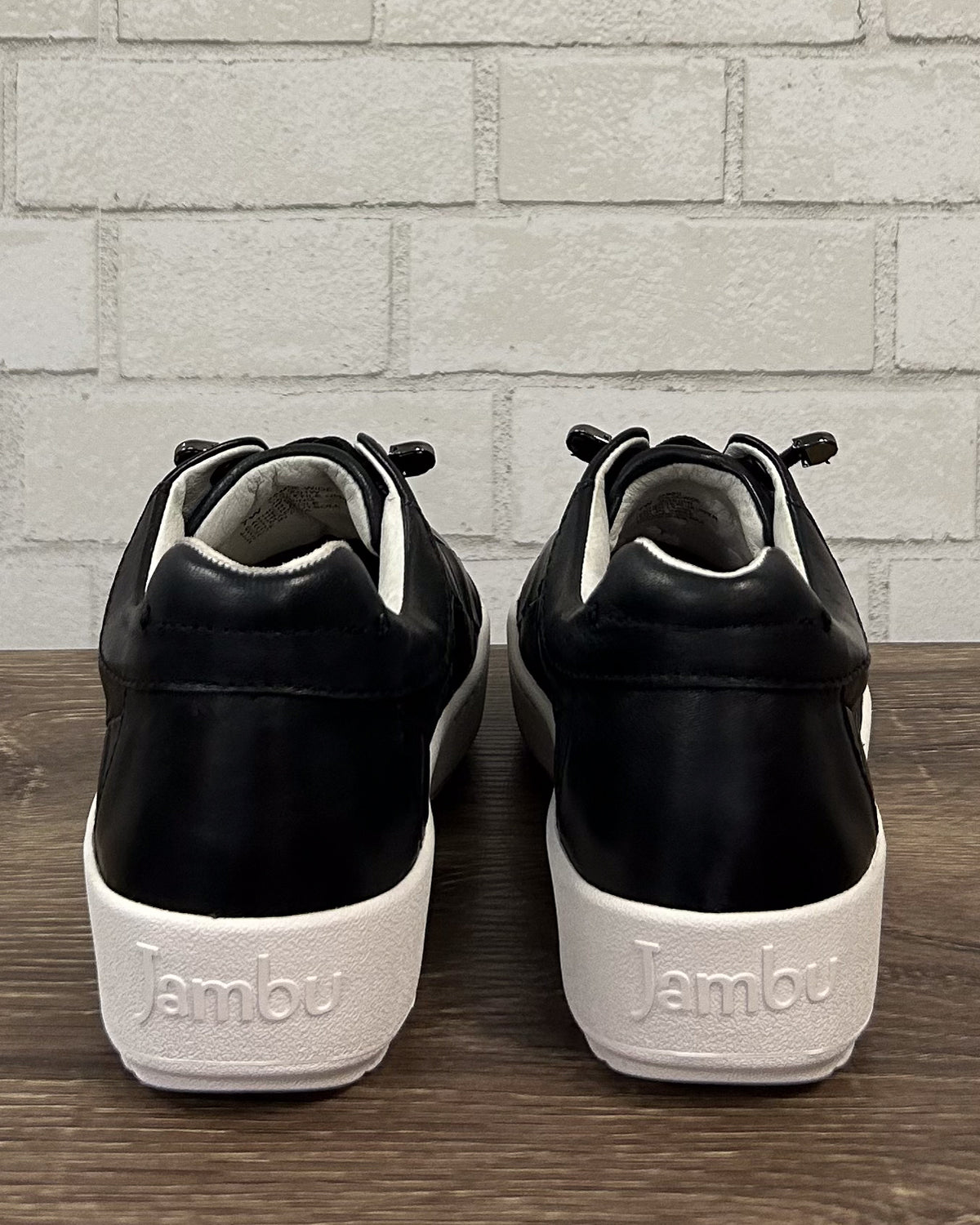 Chloe Sneaker | Black | Wide Width