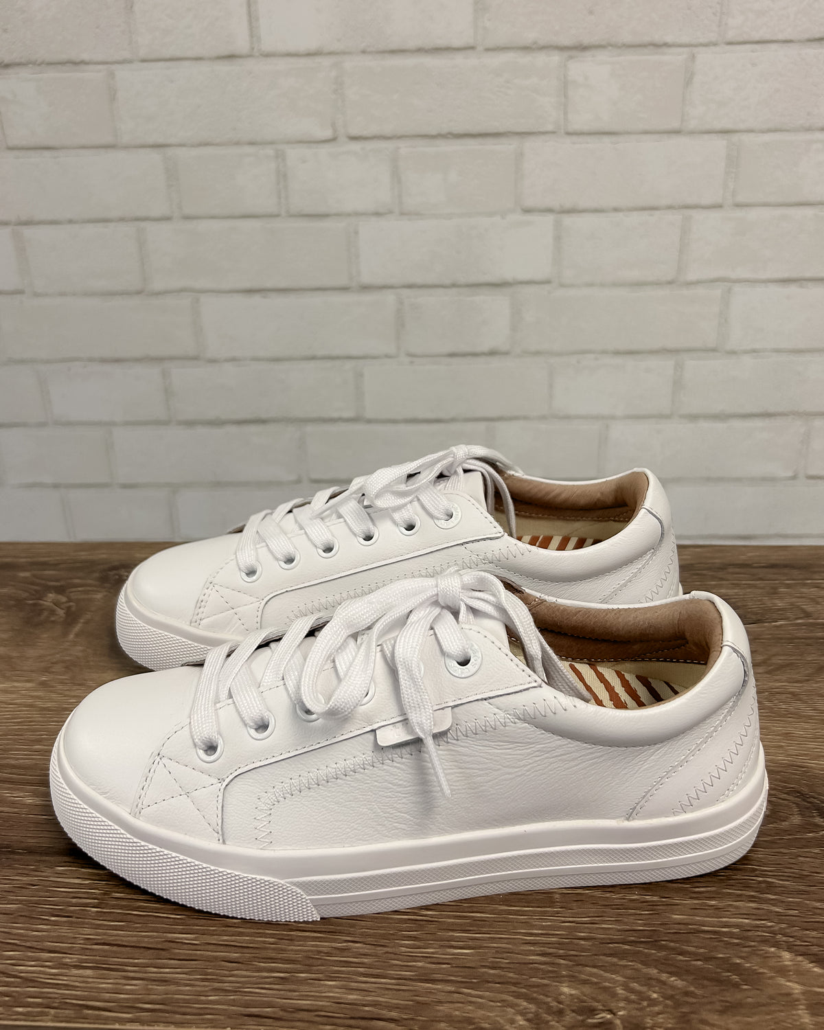 Plim Soul Lux in White - Wide Width!