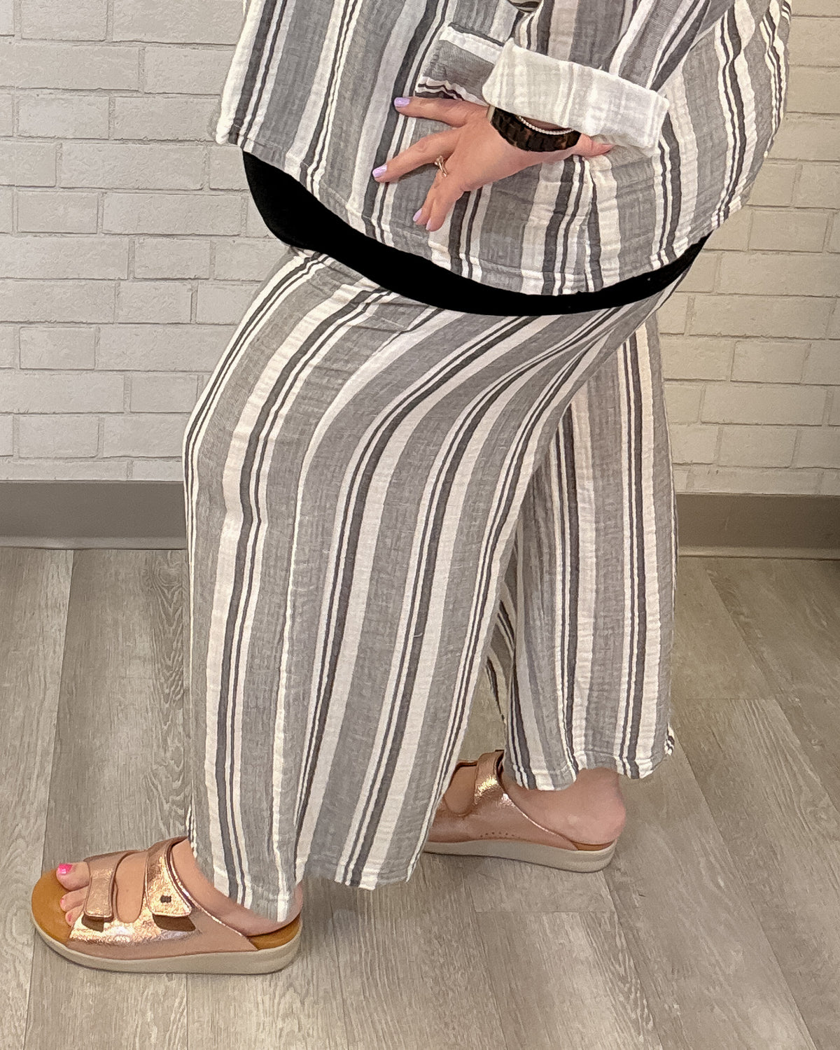 Cotton Striped Crop Pant | White
