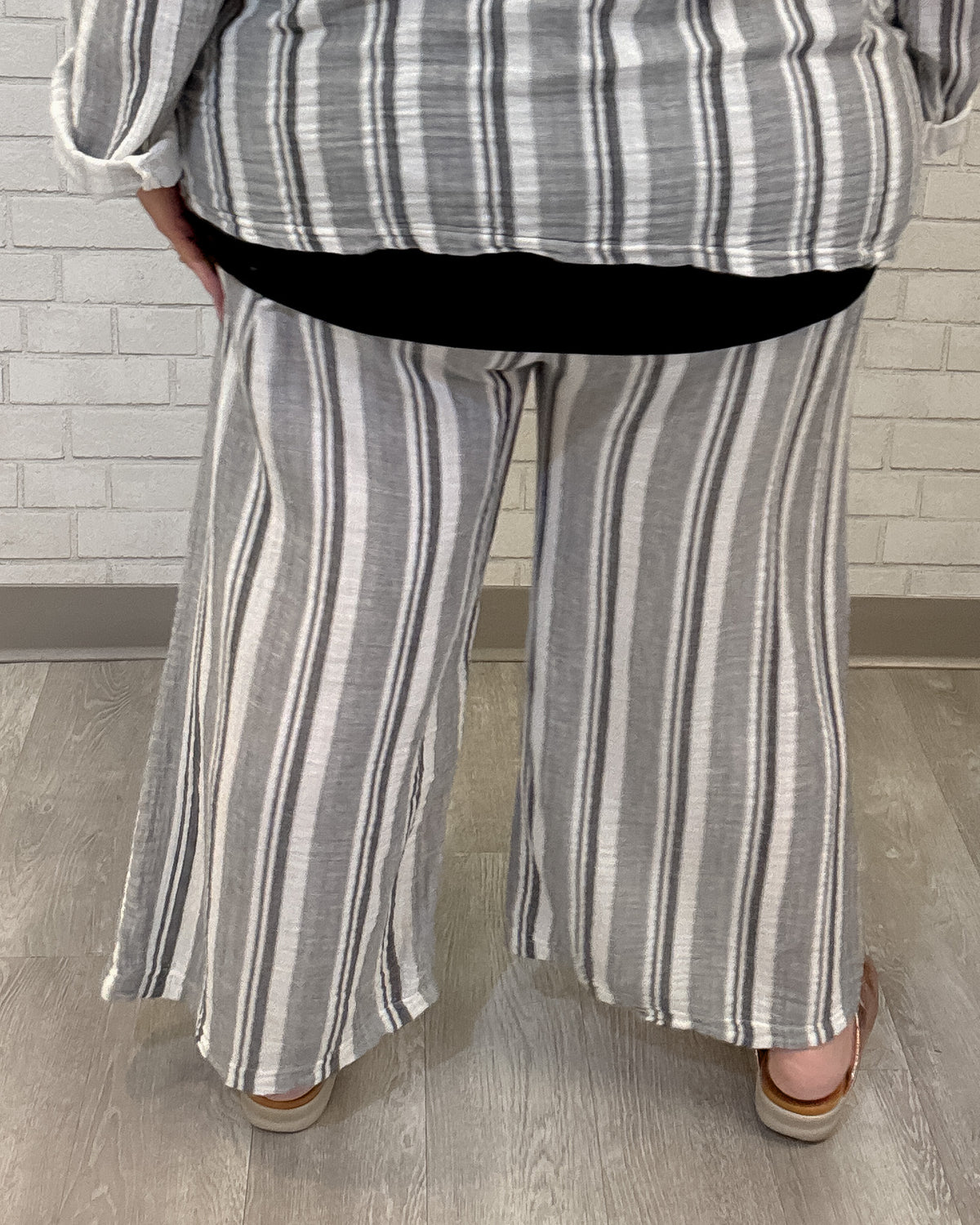 Cotton Striped Crop Pant | White