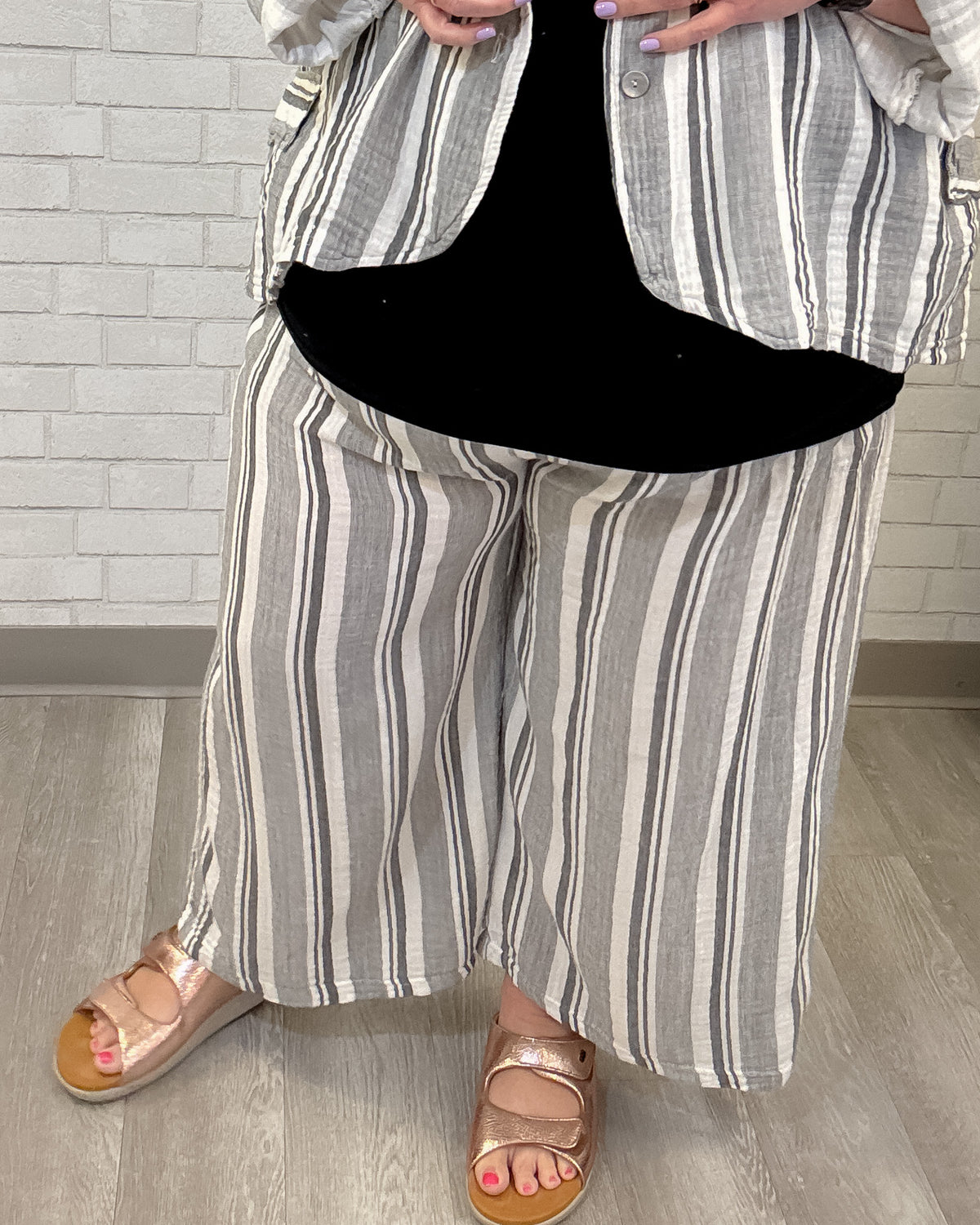 Cotton Striped Crop Pant | White