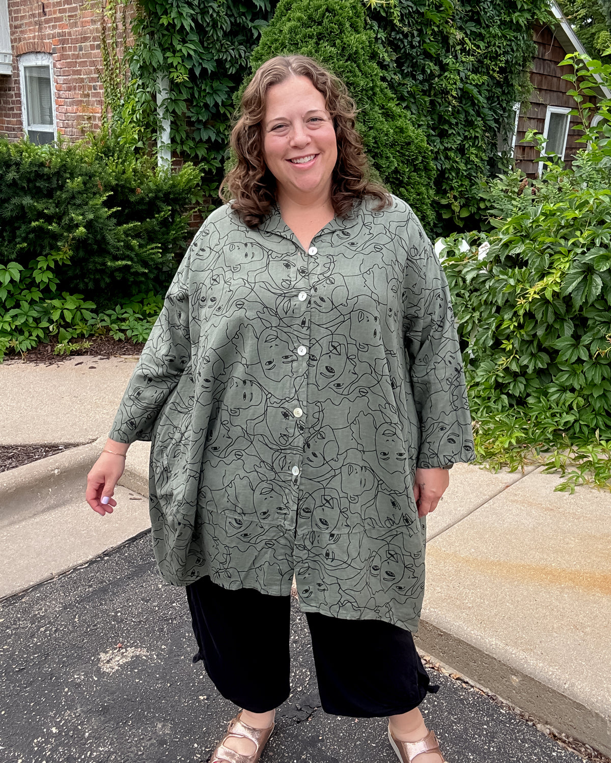 Faces Long Sleeve Shirt | Olive