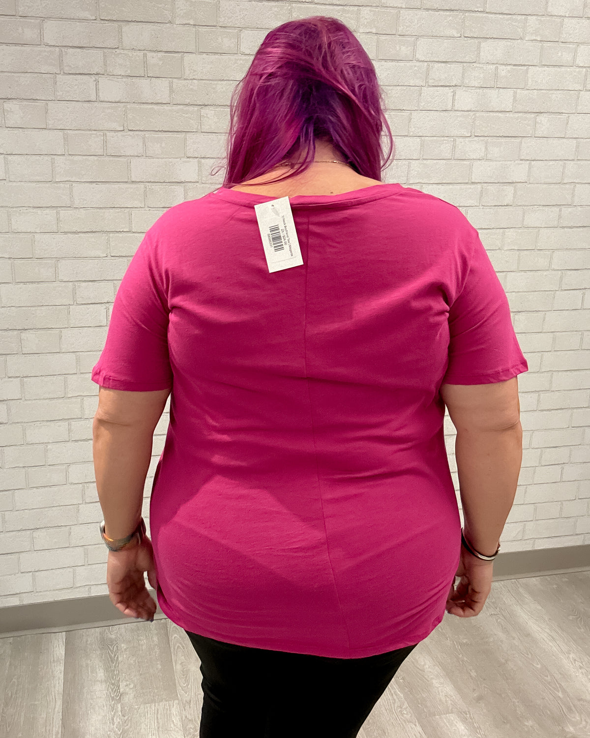 V-Neck Boyfriend Tee | Magenta
