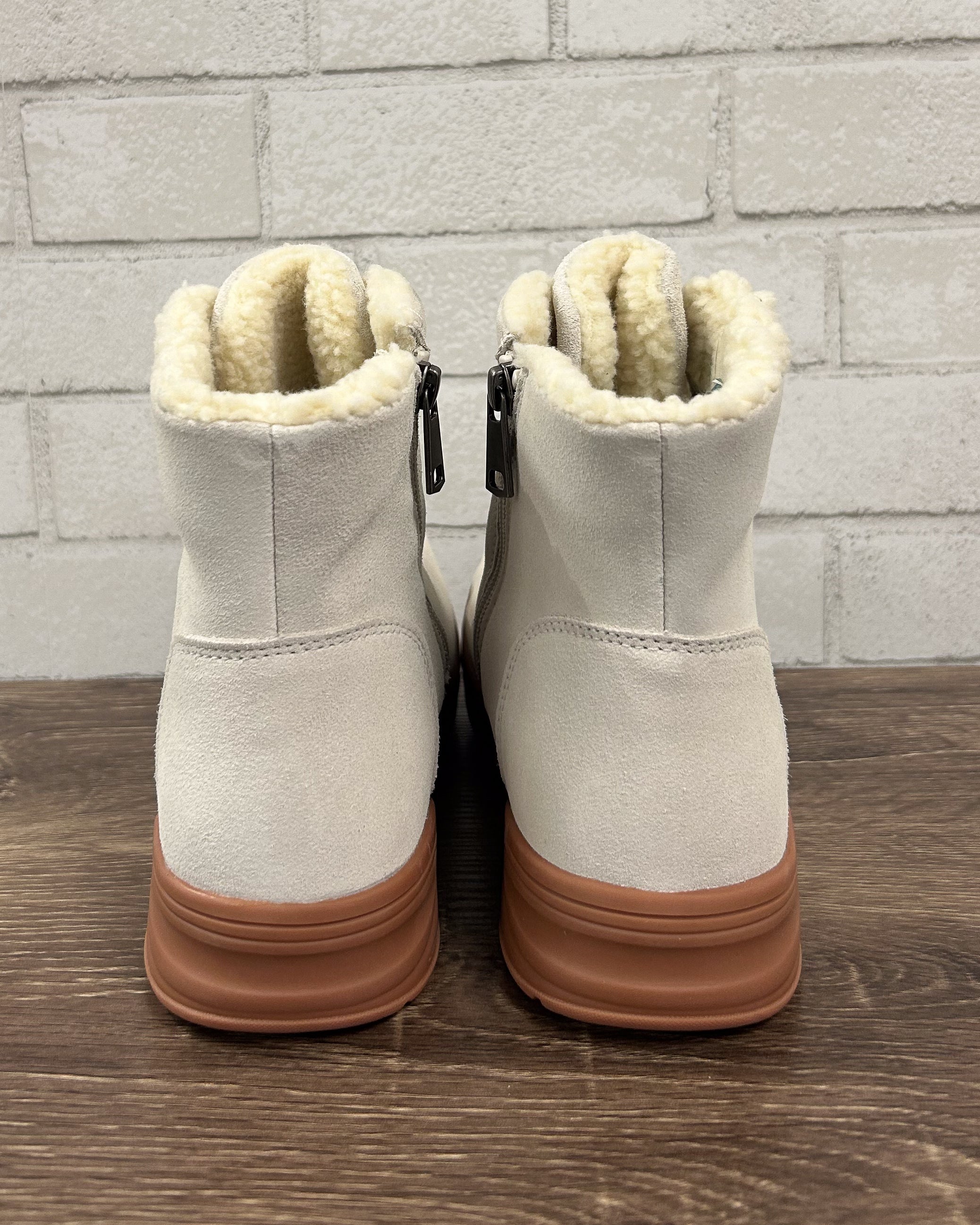 Wide width outlet ugg boots