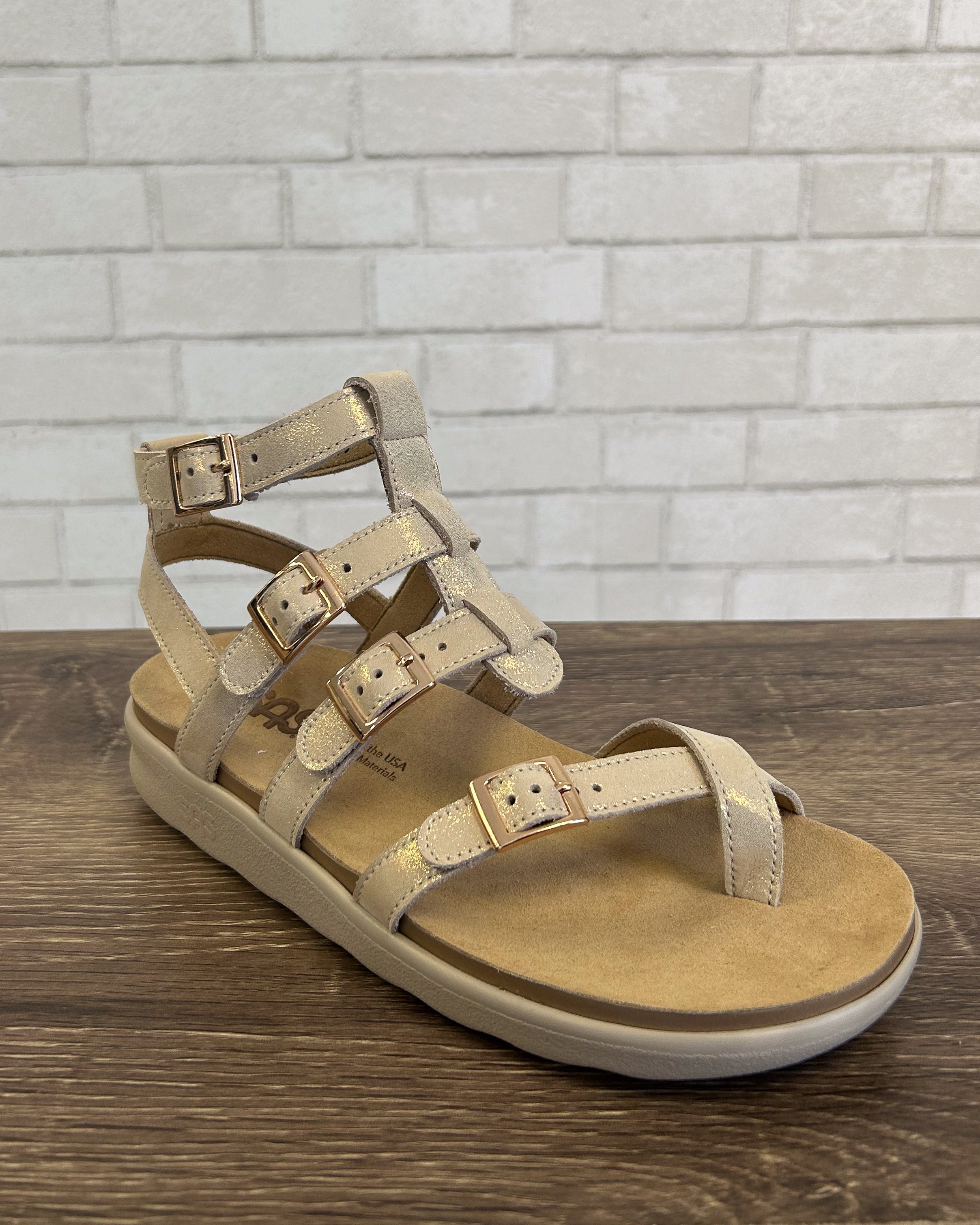 [JILLSTUART]★韓国人気★ARIA PADDED STRAP PLATFORM SANDALS Aria | Soft Gold | Wide Width – Z Boutique