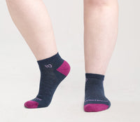 Women's Solid Midweight No Show Socks