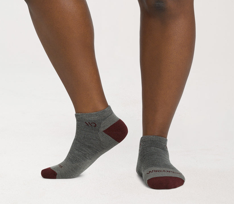 Women's Solid Midweight No Show Socks