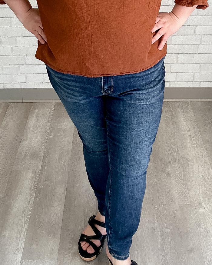 Mid-Rise Skinny w/ Handsanding