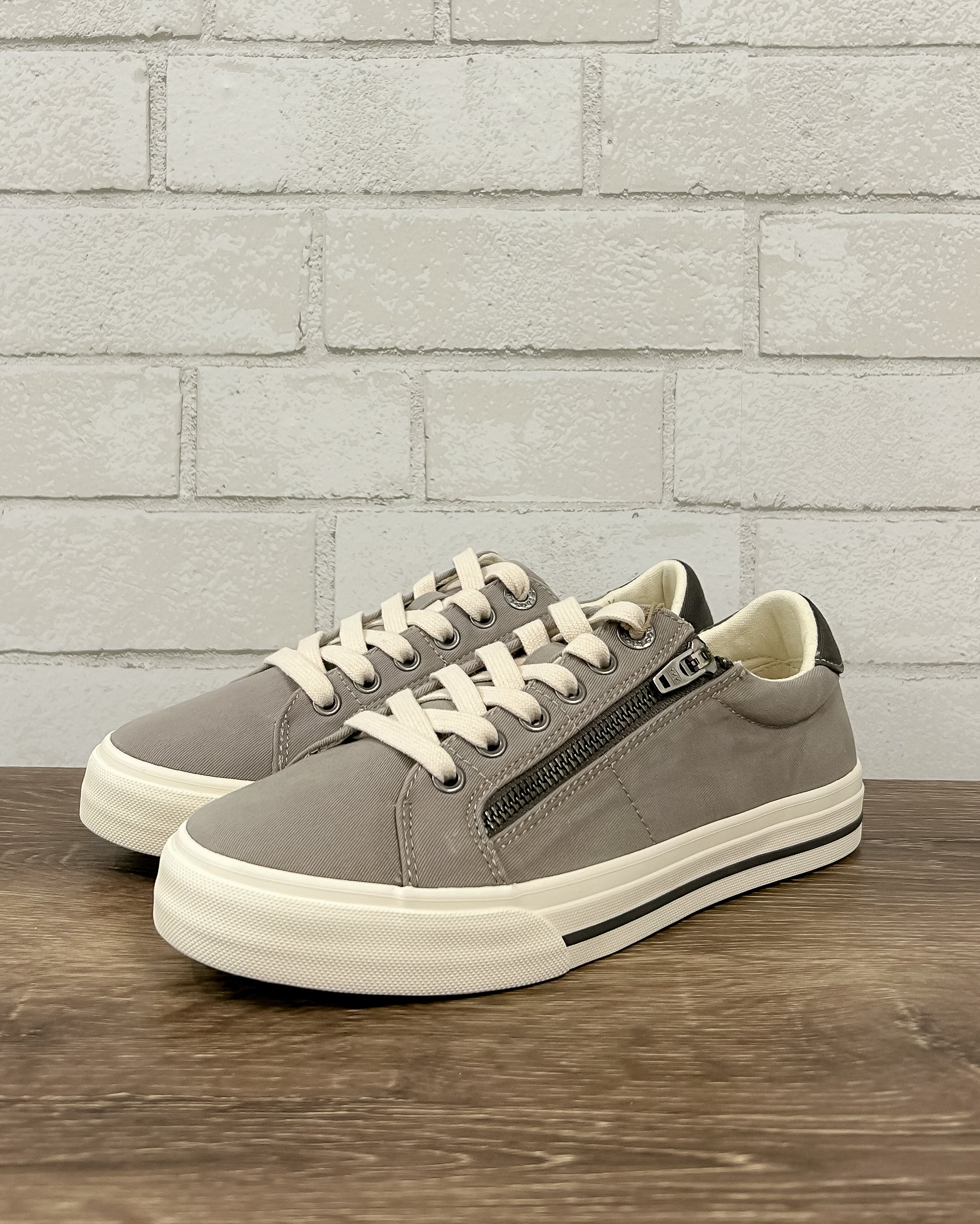 Taos shoes wide width sale